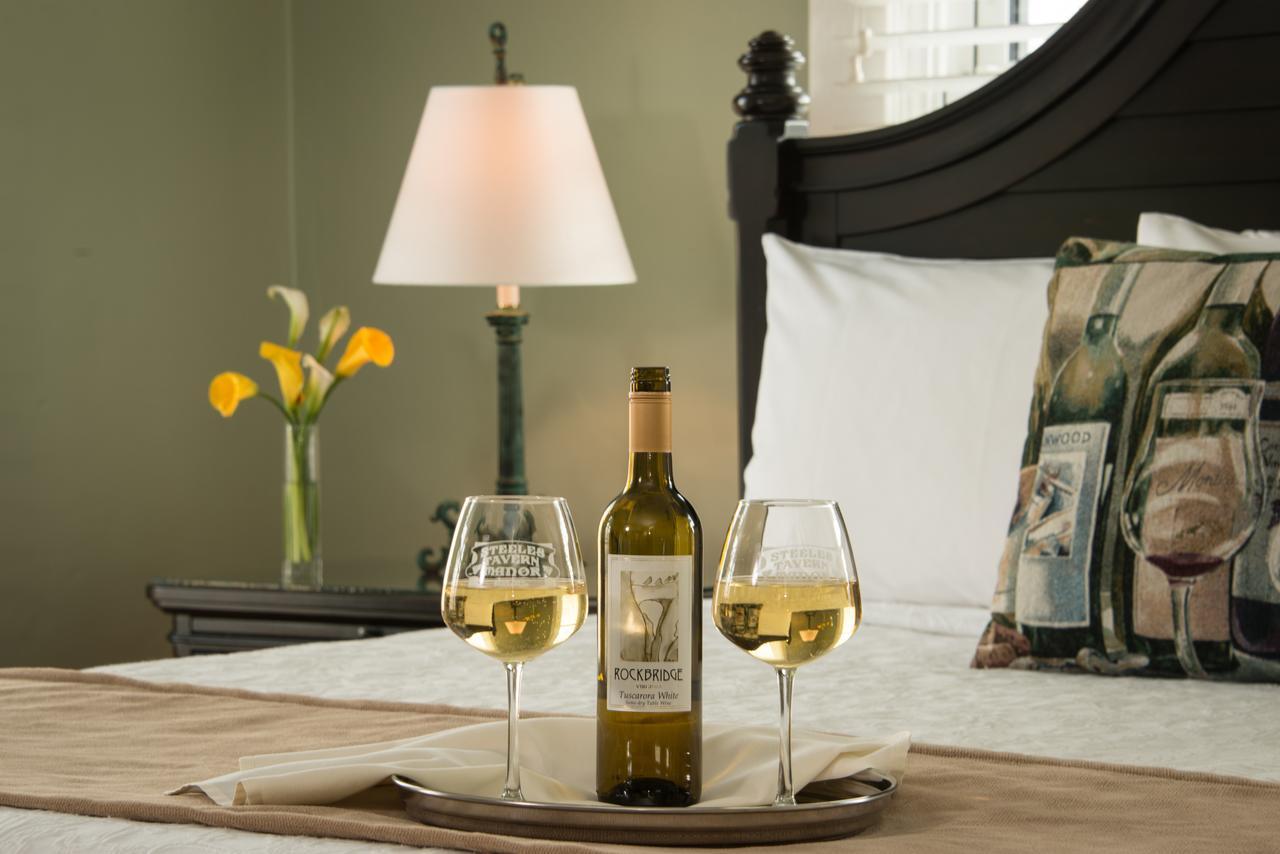 Steeles Tavern Manor Екстериор снимка