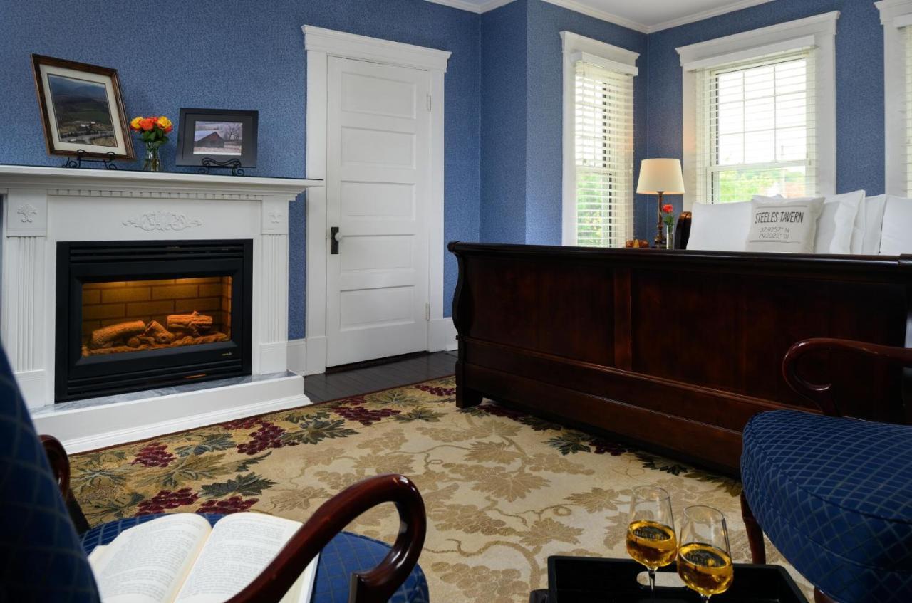 Steeles Tavern Manor Екстериор снимка