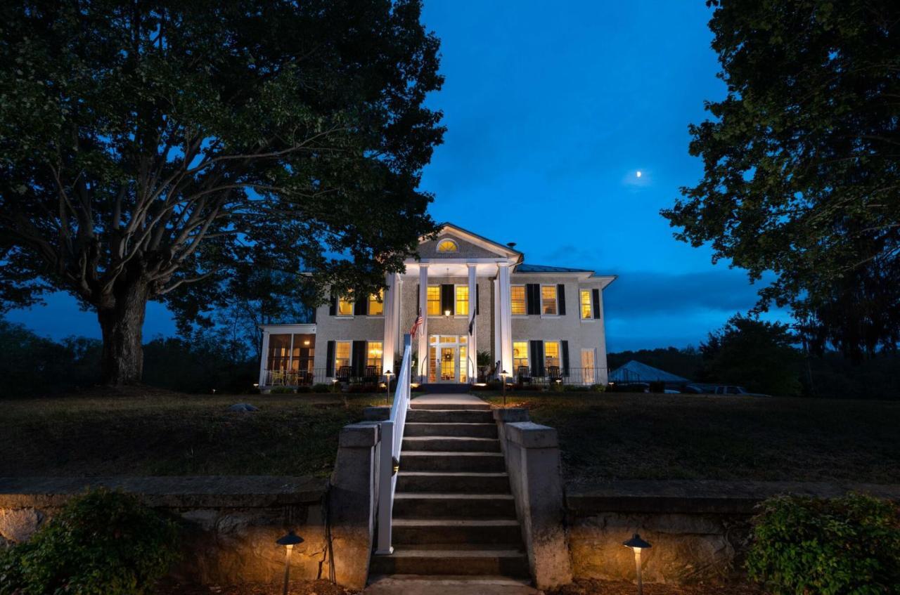 Steeles Tavern Manor Екстериор снимка
