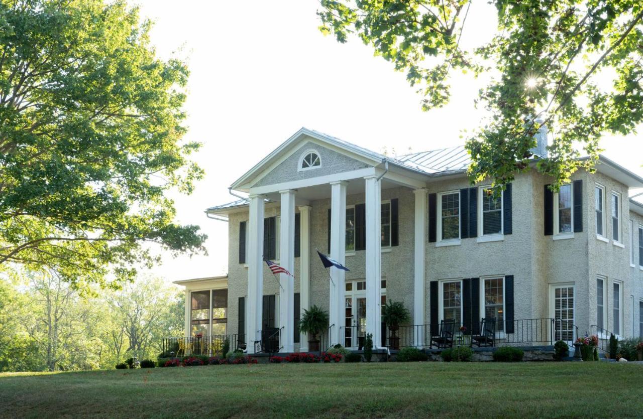 Steeles Tavern Manor Екстериор снимка