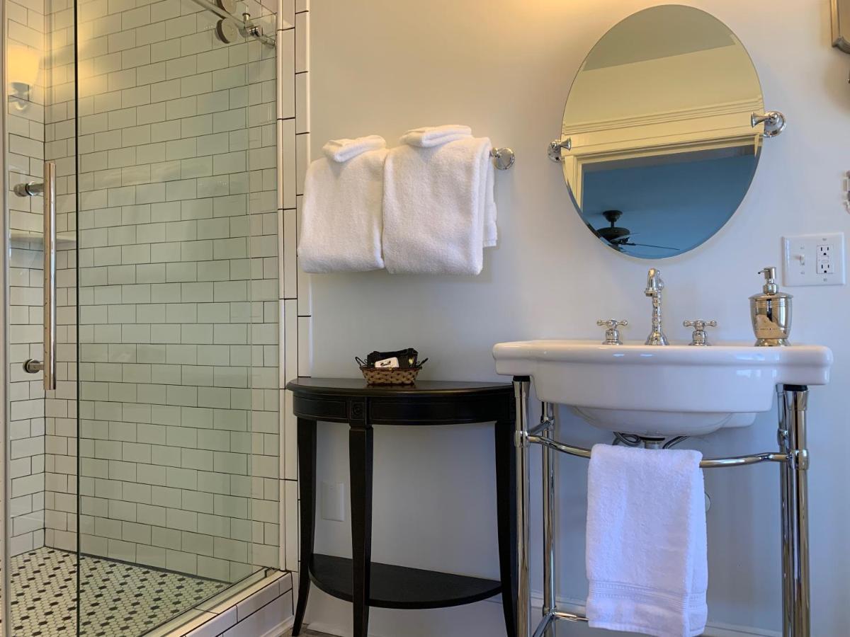 Steeles Tavern Manor Екстериор снимка